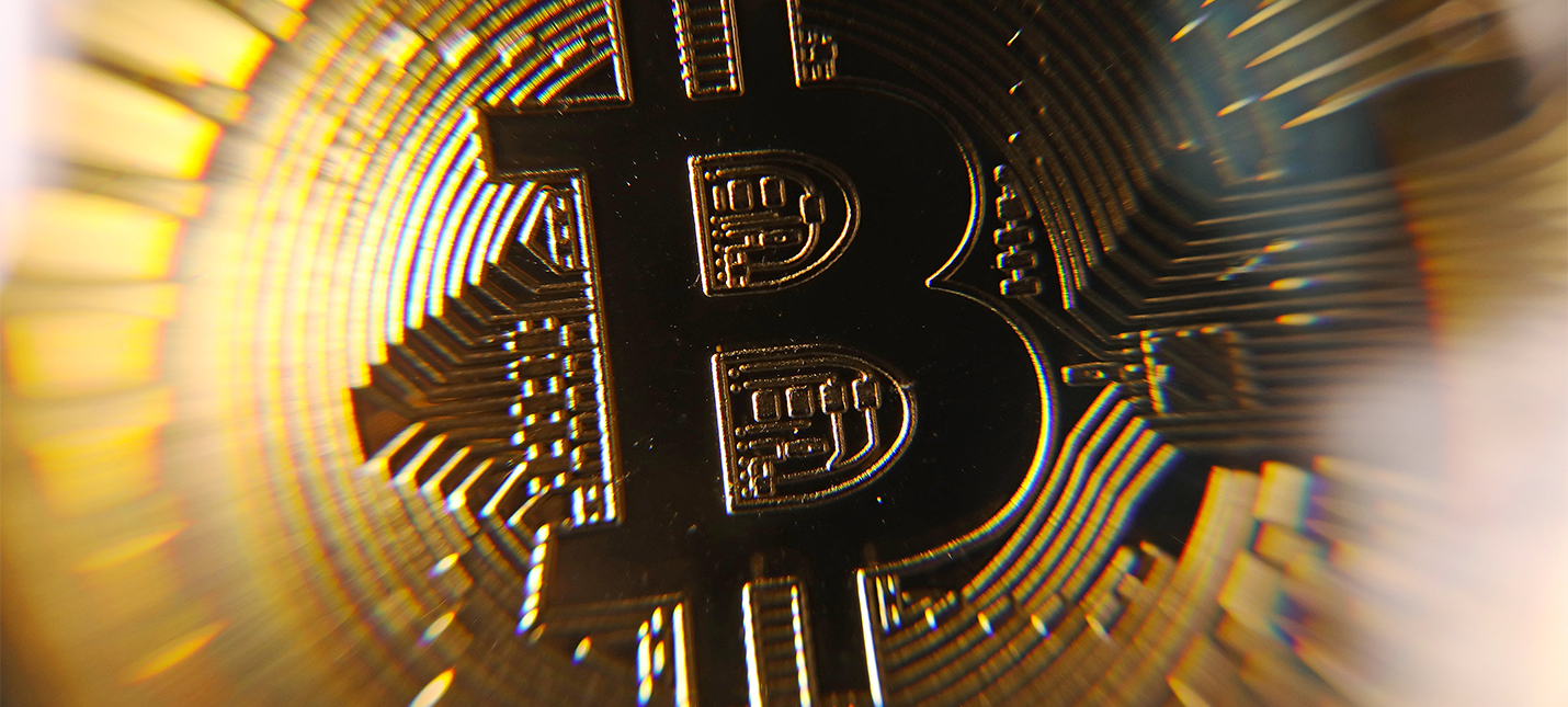 Bitcoin упал ниже 5000 долларов