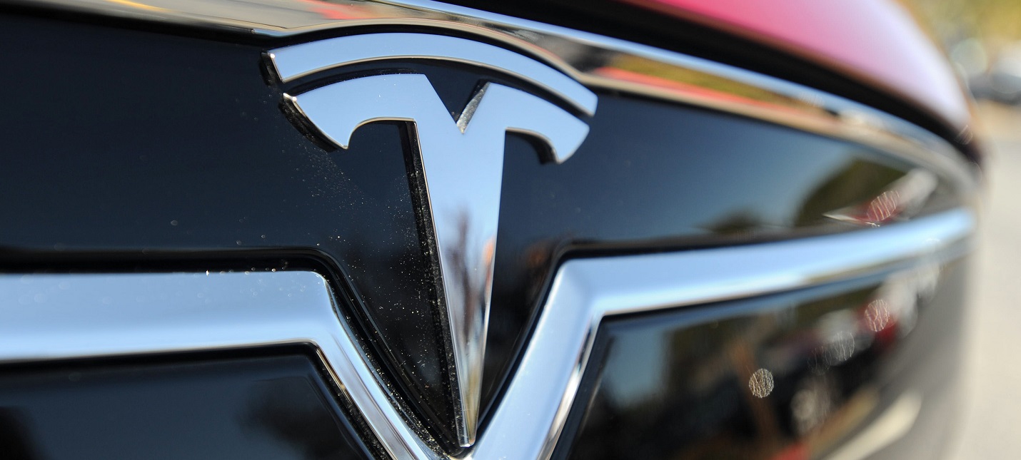 Чернокожие сотрудники Tesla жалуются на расизм внутри компании