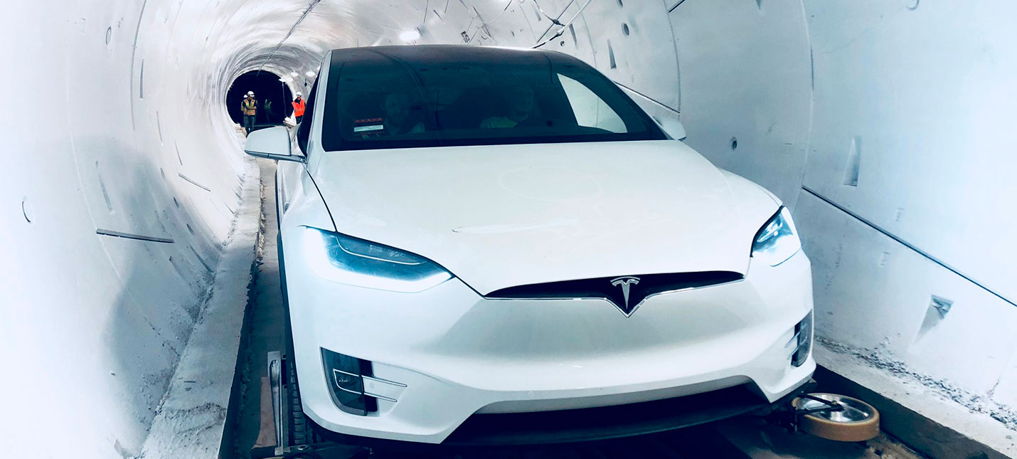 Туннель Маска превращает электромобиль Tesla в мини-поезд