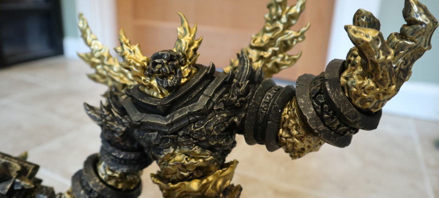 Детальный взгляд на золотого Рагнароса из юбилейного издания World of Warcraft