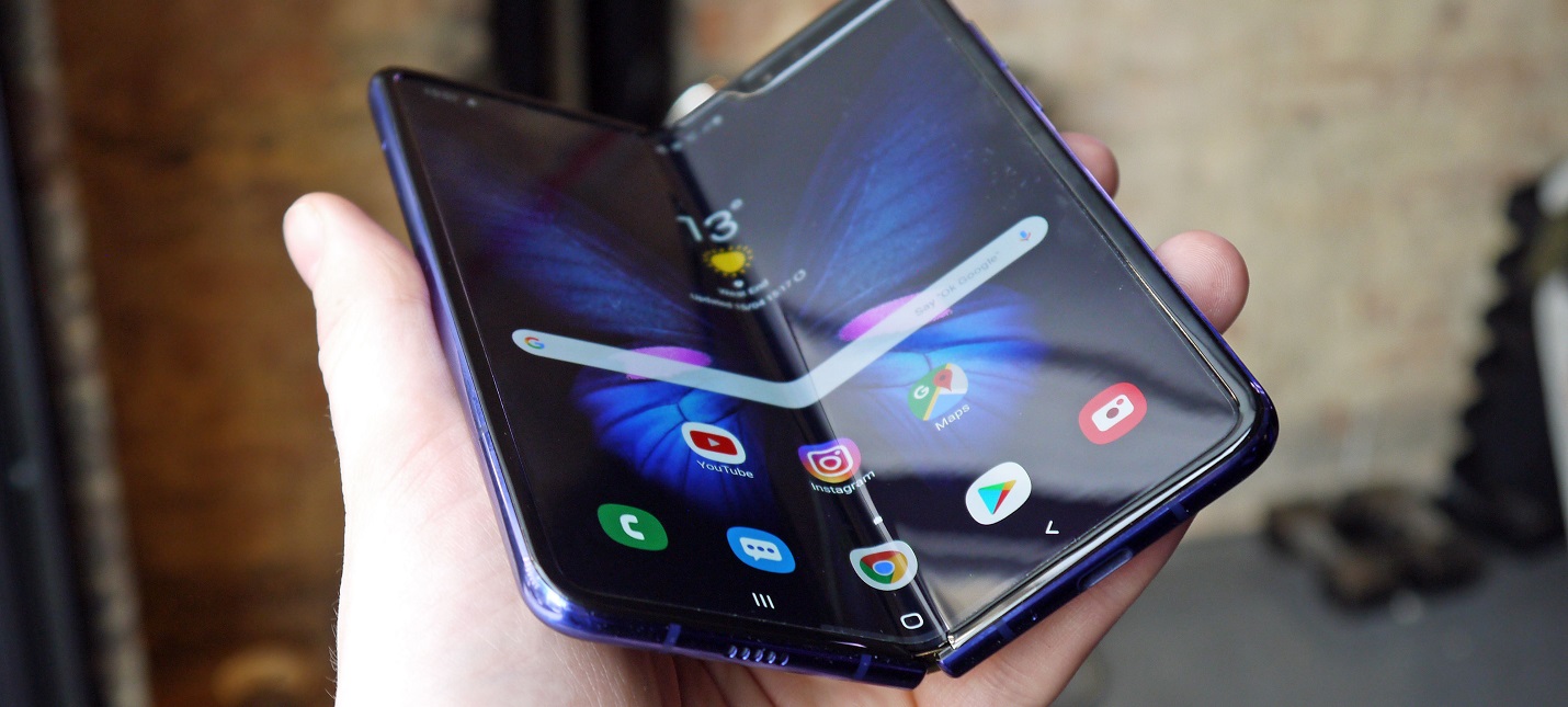 Samsung планирует продать в следующем году миллионы сгибаемых смартфонов