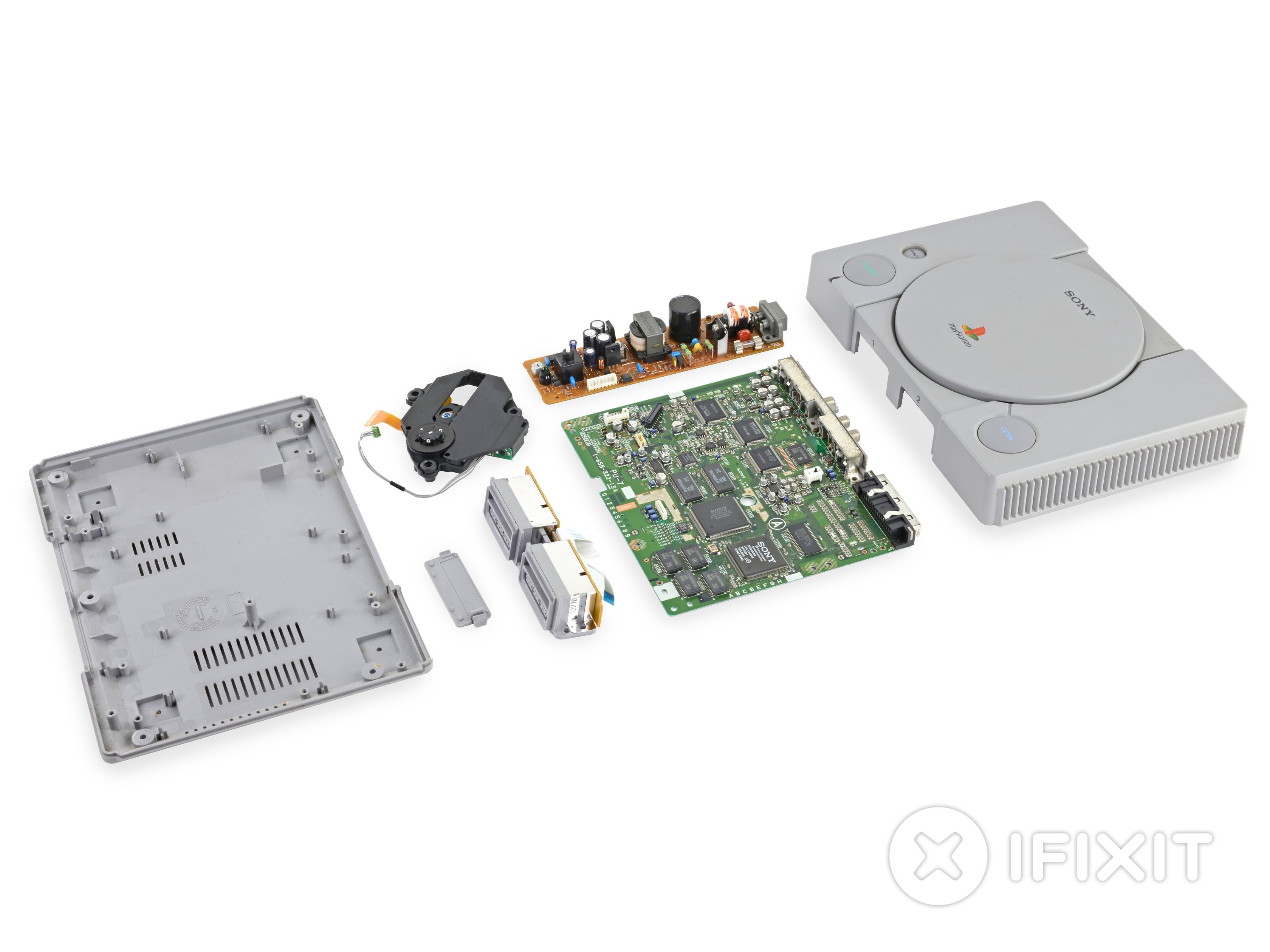 Специалисты iFixit вскрыли оригинальную PS1 и проверили ее на ремонтопригодность
