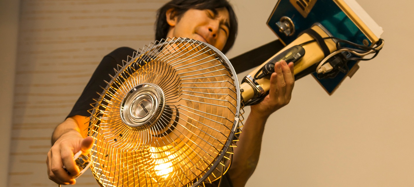 Японская музыкальная группа Electronicos Fantasticos делает инструменты из различной старой техники