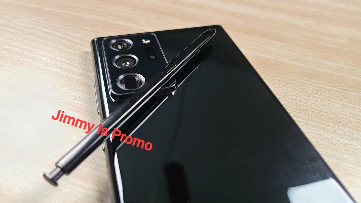 В сети появились первые "живые" фотографии Samsung Galaxy Note 20 Ultra
