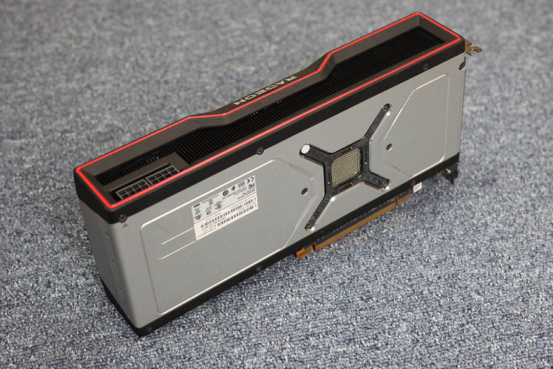 Распаковка AMD RX 6800XT — качественная сборка и максимум металла