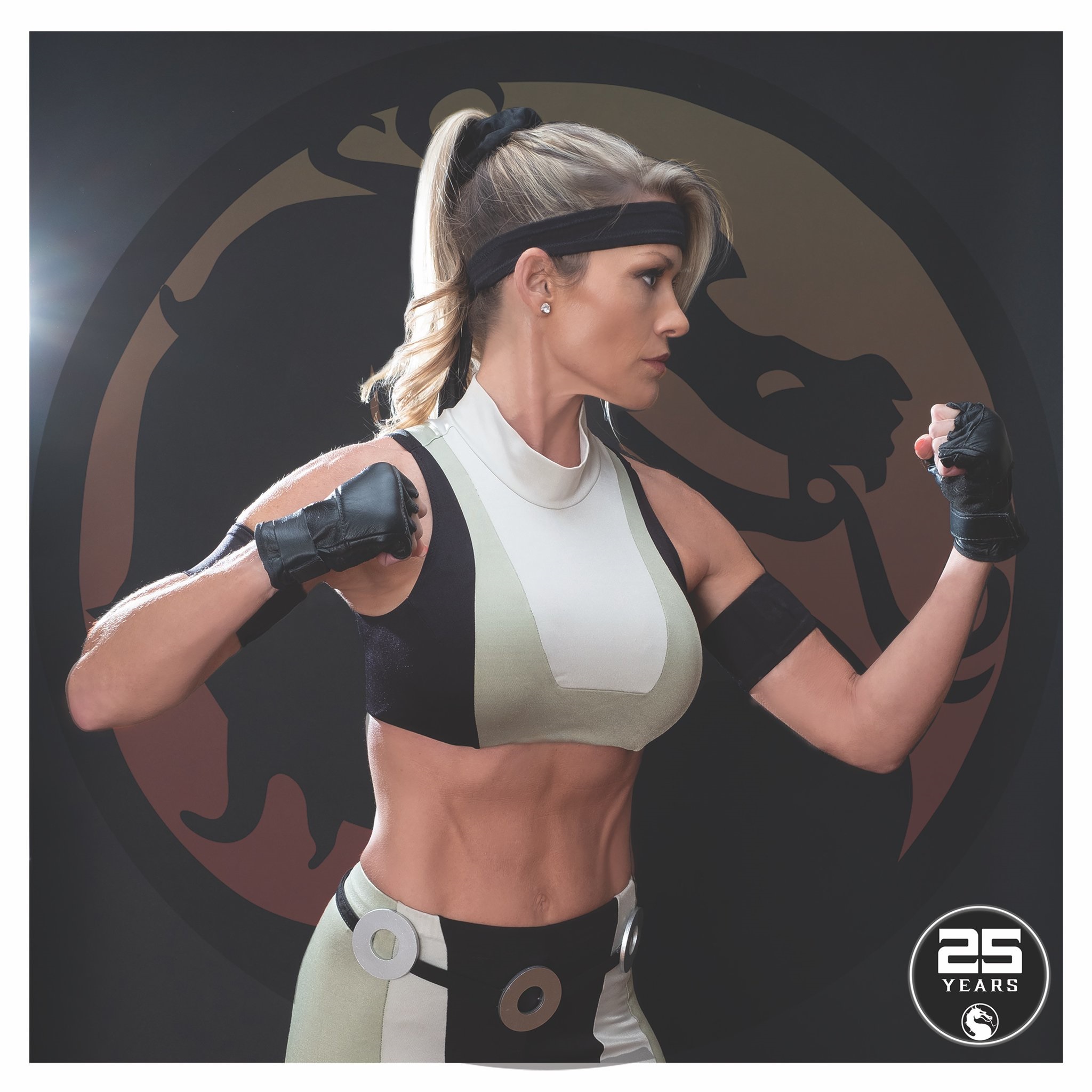 Соня Блейд из Mortal Kombat 3 хочет вернуться во франшизу