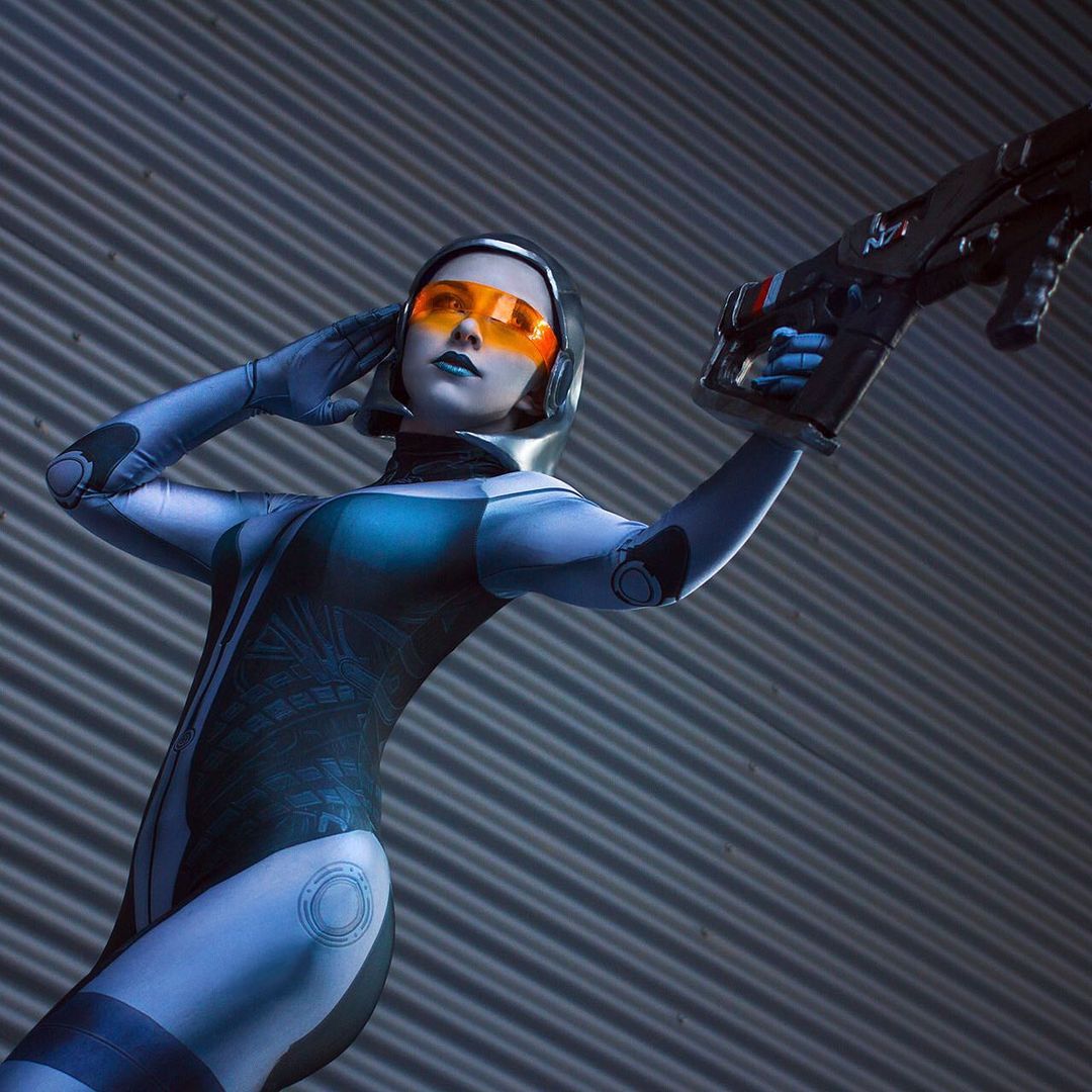 Шикарный косплей Mass Effect: Миранда, Тали'Зора и СУЗИ