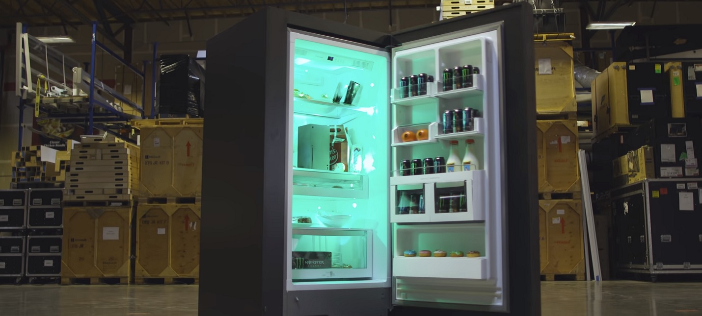 Microsoft выпустит холодильник в стиле Xbox Series X за 100 евро уже в декабре