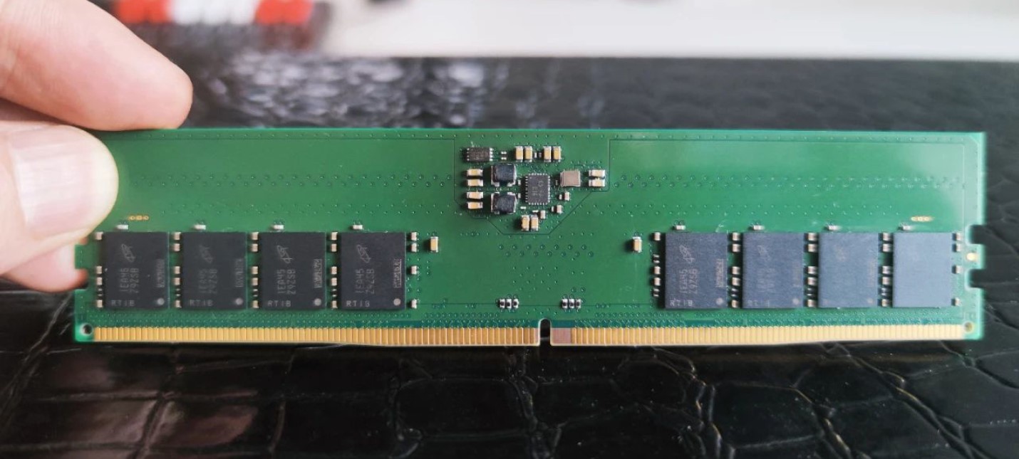 Из-за нехватки чипов возник дефицит оперативной памяти DDR5