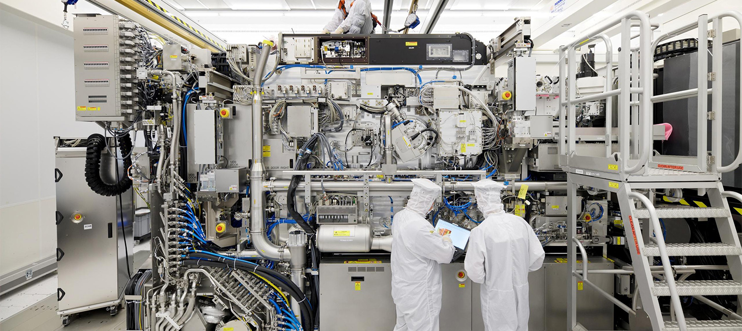 Китай планирует инвестировать 40 миллиардов долларов в производство микрочипов Китай планирует инвестировать 40 миллиардов долларов в производство микрочипов