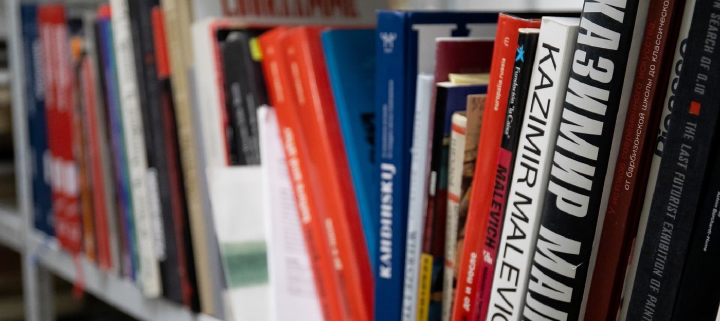 Оборот контрафактных копий книг российских издательств вырос вдвое и составил около 1 млрд рублей Оборот контрафактных копий книг российских издательств вырос вдвое и составил около 1 млрд рублей