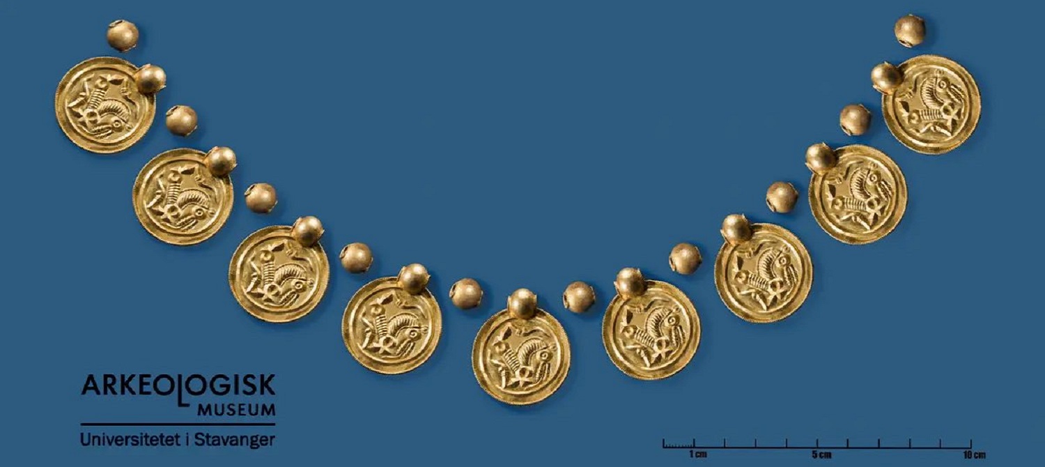 Норвежец с металлоискателем обнаружил крупнейший золотой клад столетия