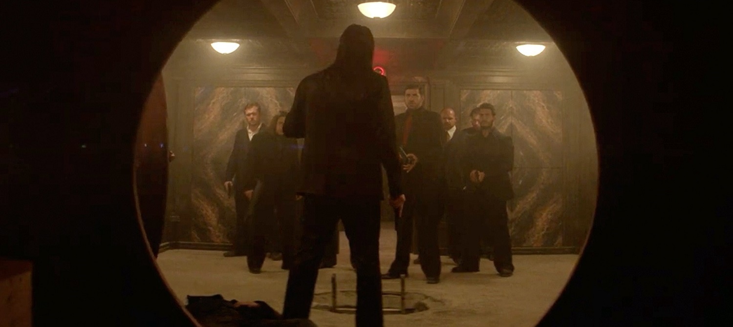 Открывающая боевая сцена в отрывке сериала «Континенталь» во вселенной «Джона Уика»