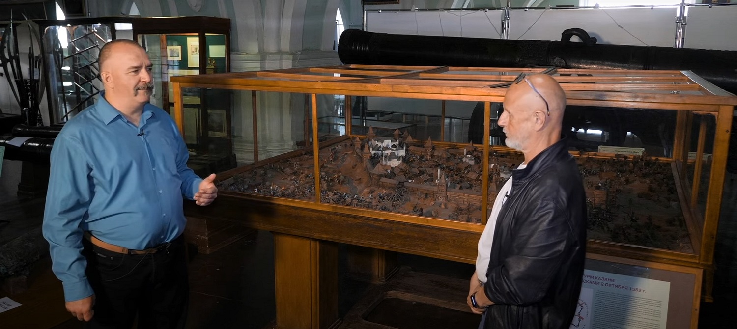 Клим Жуков и Дмитрий Пучков выпустят цикл исторических лекций совместно с разработчиками российской экшен-RPG «Смута»