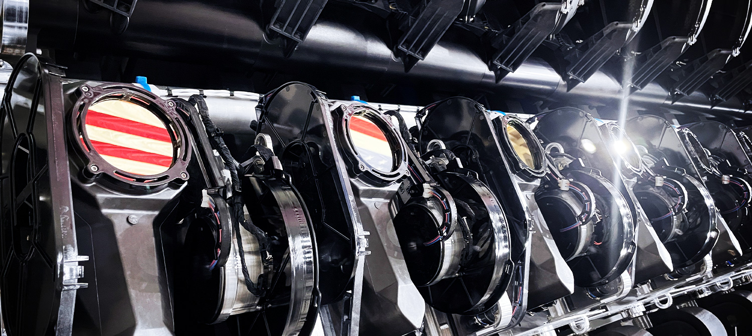 SpaceX получила контракт от Космических Сил США на спутниковую связь Starshield