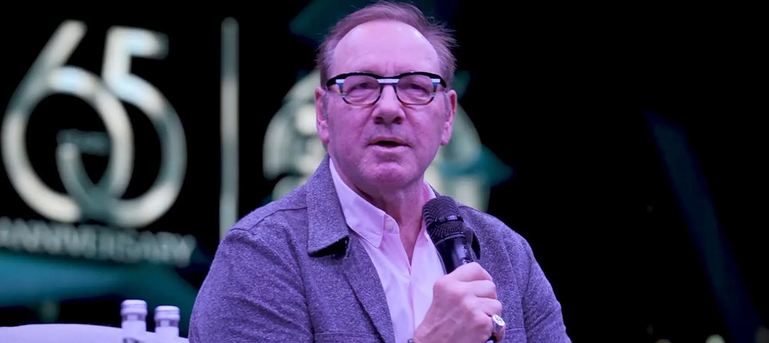 Кевина Спейси доставили в больницу с подозрением на сердечный приступ — всё обошлось Кевина Спейси доставили в больницу с подозрением на сердечный приступ — всё обошлось