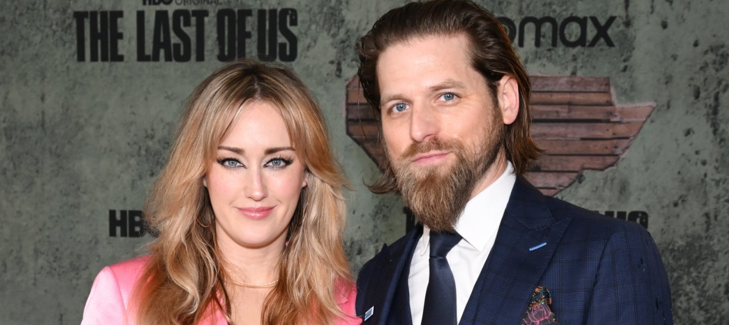 Эшли Джонсон подала в суд на Брайана Фостера из-за обвинений в насилии и преследовании