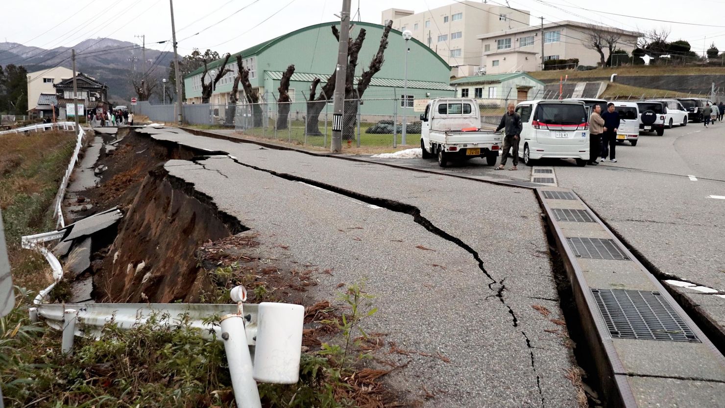 Землетрясение магнитудой 7,6 произошло в Японии — жителям указали эвакуироваться от цунами