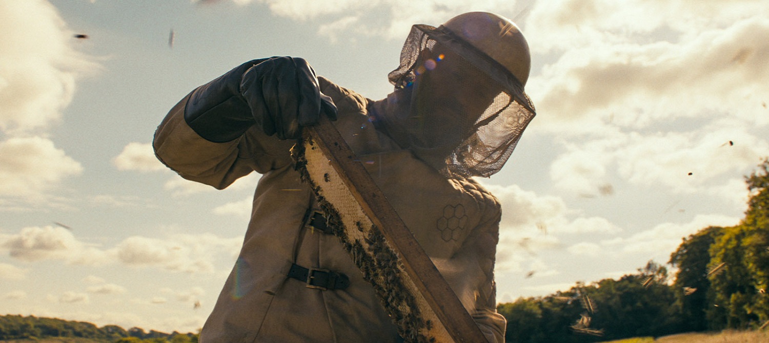 Box Office: «Пчеловод» продолжает лидировать в мировом прокате