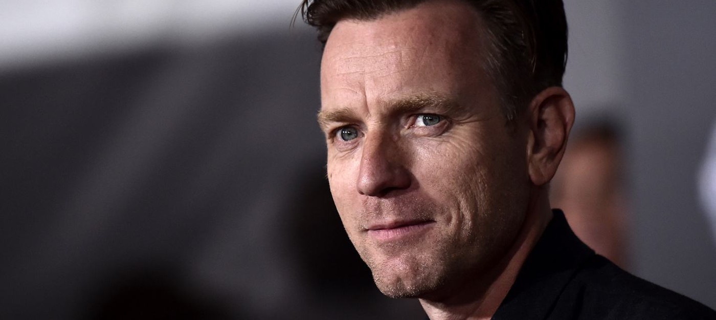 Юэн Макгрегор и Энн Хэтэуэй сыграют в фильме про динозавров от режиссера «Оно» и «Под Сильвер-Лэйк» Юэн Макгрегор и Энн Хэтэуэй сыграют в фильме про динозавров от режиссера «Оно» и «Под Сильвер-Лэйк»