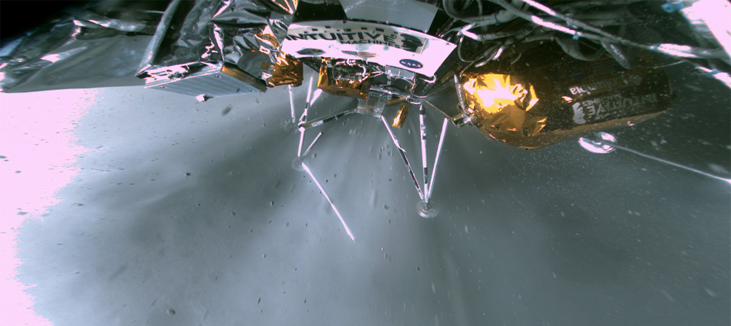 У частного лунного посадочного аппарата Odysseus при посадке сломалась нога