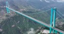 Китай открыл самый высокий мост в мире на высоте 625 метров над каньоном