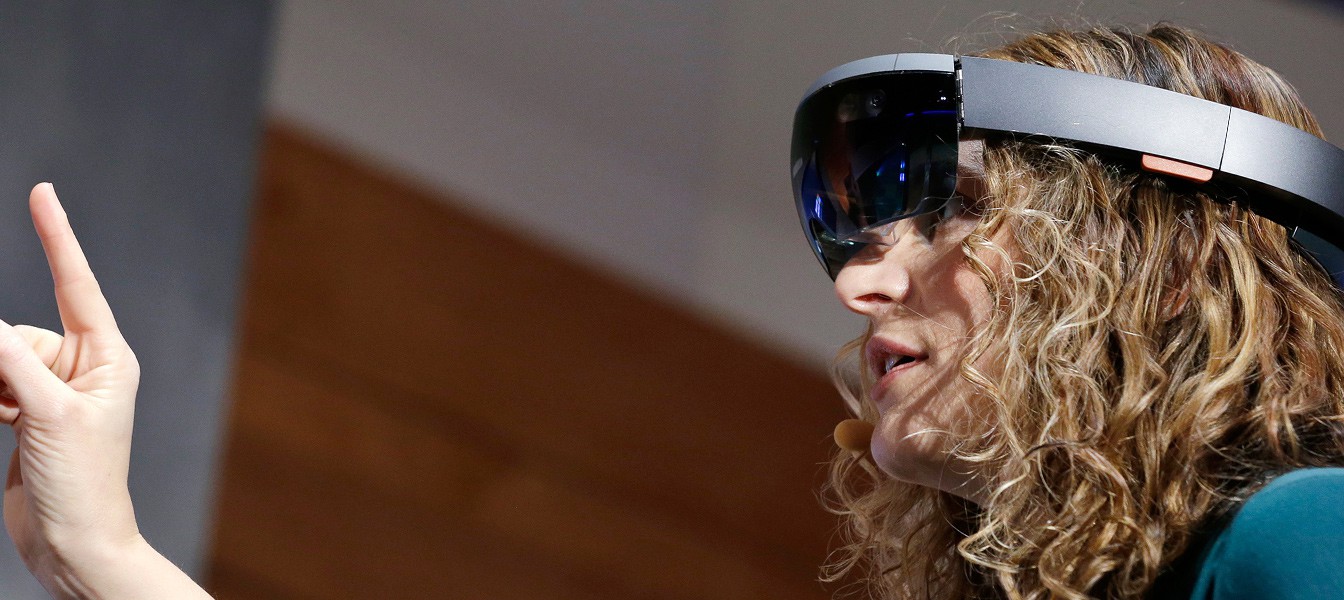 Глава Microsoft: HoloLens имеет мозговыносной потенциал в играх