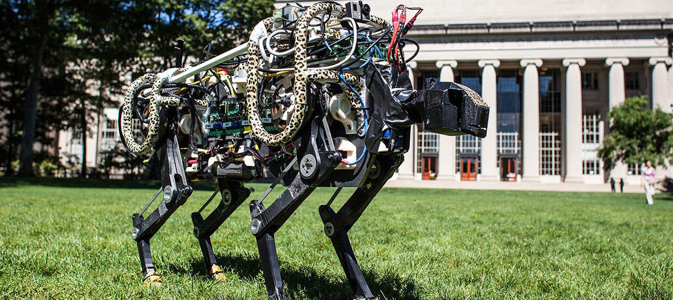 Робот-гепард из MIT научился прыгать во время бега