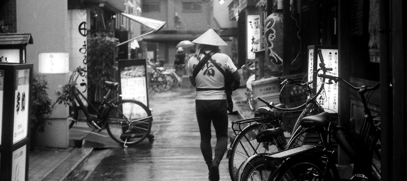Tokyo Shot: Асакуса в сезон дождей