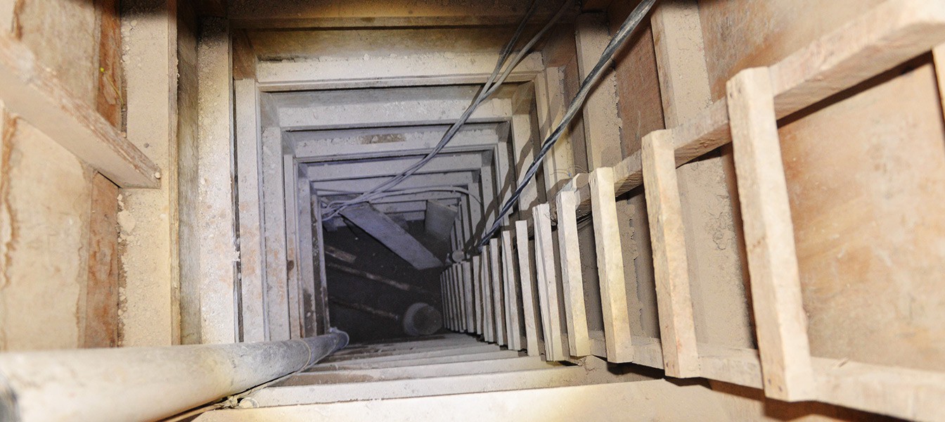 Как выглядит тоннель по которому сбежал мексикански наркобарон-миллиардер