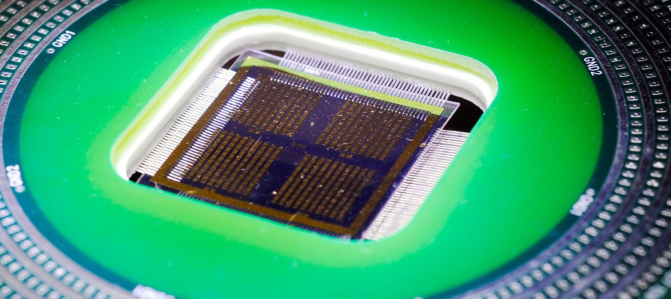 Создан первый в мире оптический чип памяти