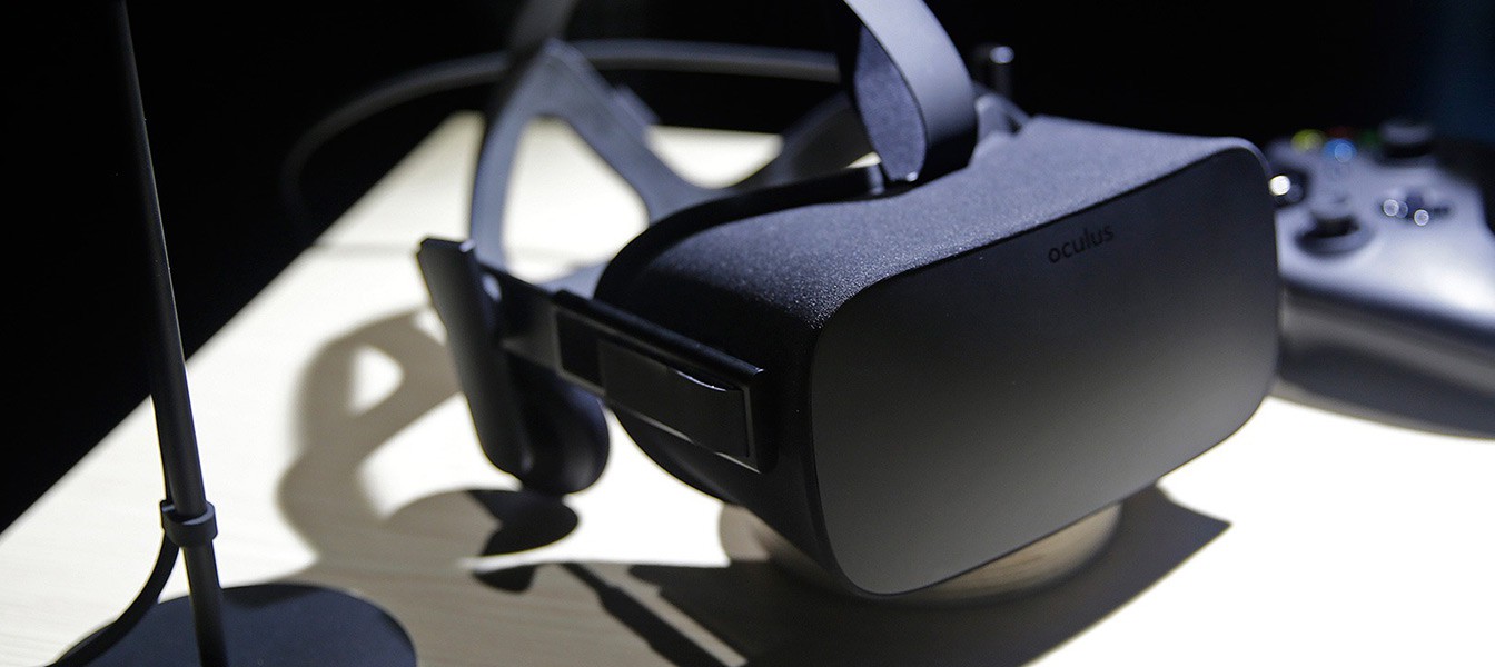 Создатель Oculus Rift защищает цену в $600