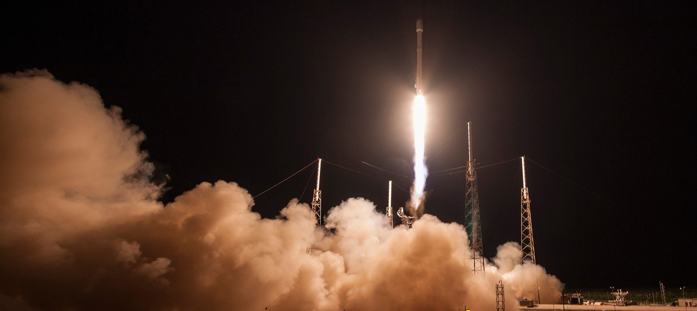 SpaceX успешно посадила ракету на мысе Канаверал
