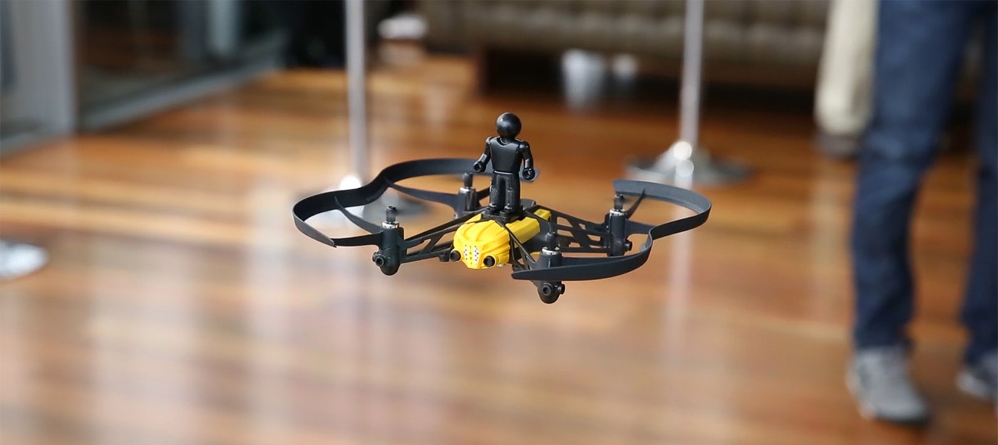 Amazon хочет оснастить полицейских мини-дронами