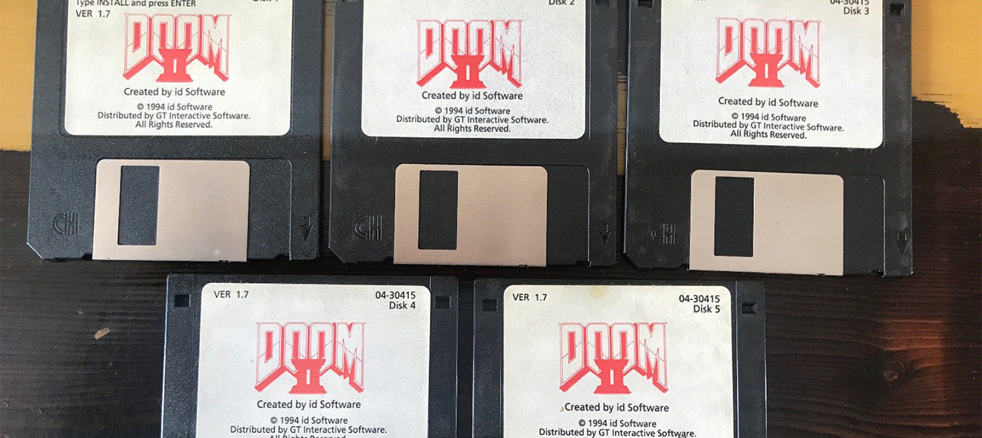 Ромеро продал дискеты Doom 2 за $3150, ждите больше "старья" с чердака Джона