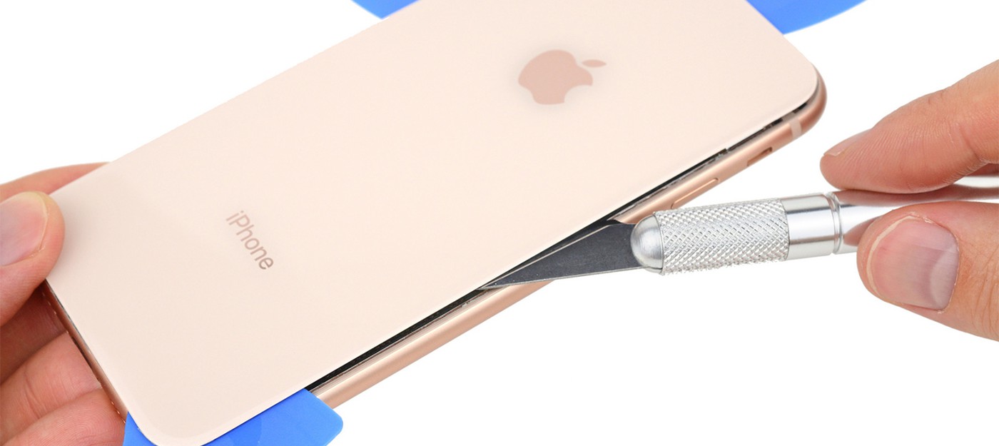 Вскрытие iPhone 8 показало, что стеклянную крышку лучше не разбивать