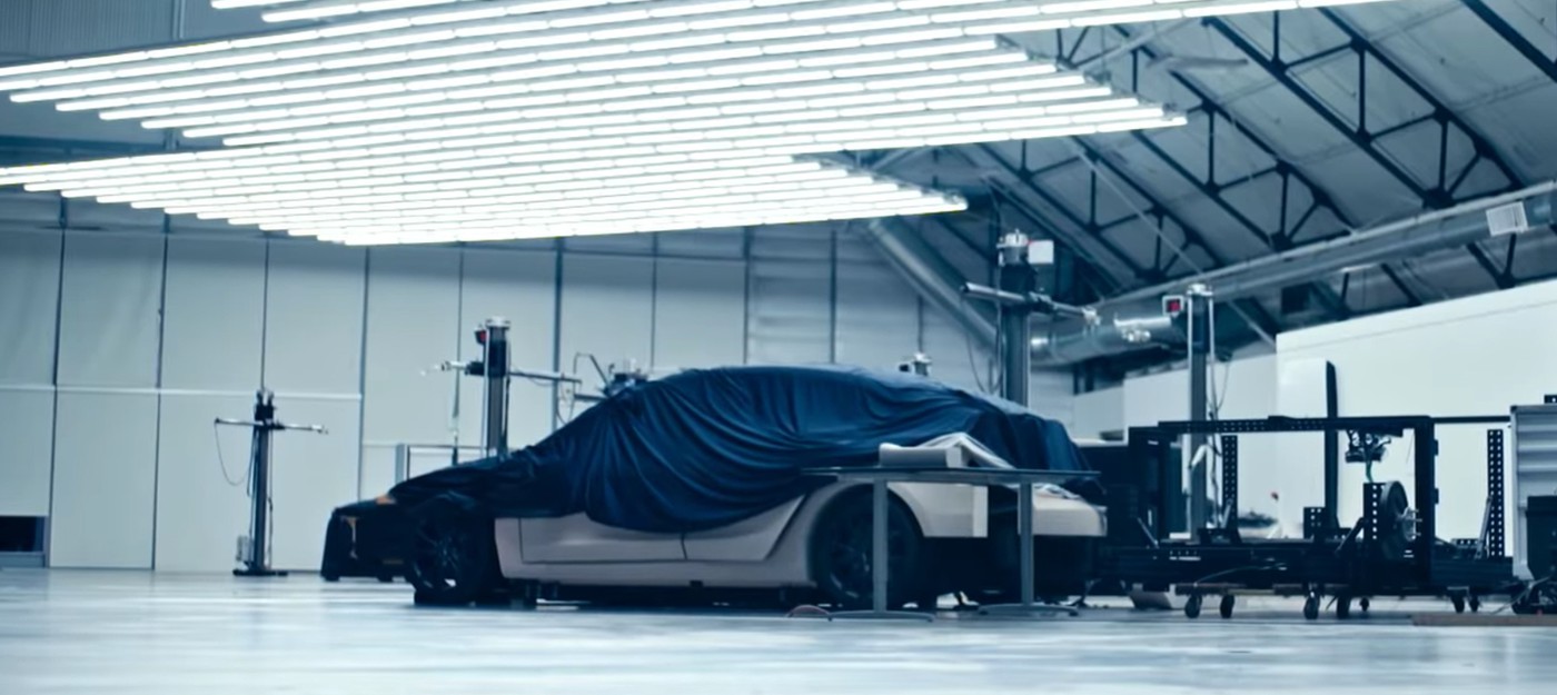 Tesla показала загадочный автомобиль в последнем видео