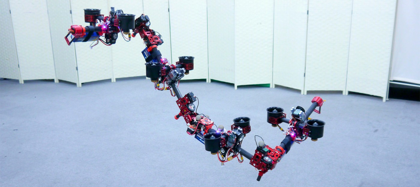 Японские инженеры создали летающего робота-трансформера