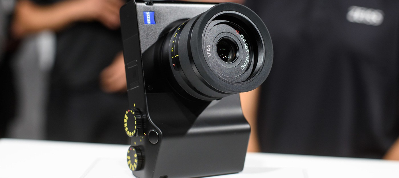 Компания Zeiss представила первую цифровую камеру ZX1