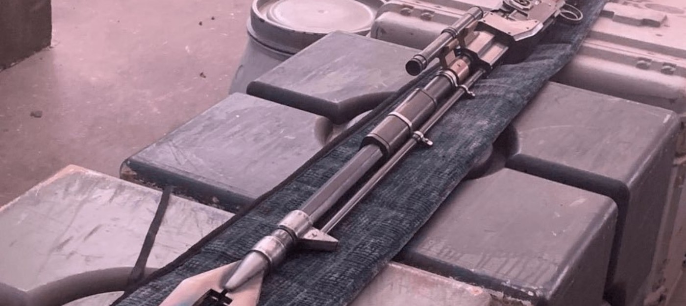 Джон Фавро показал винтовку из сериала "Мандалорец"