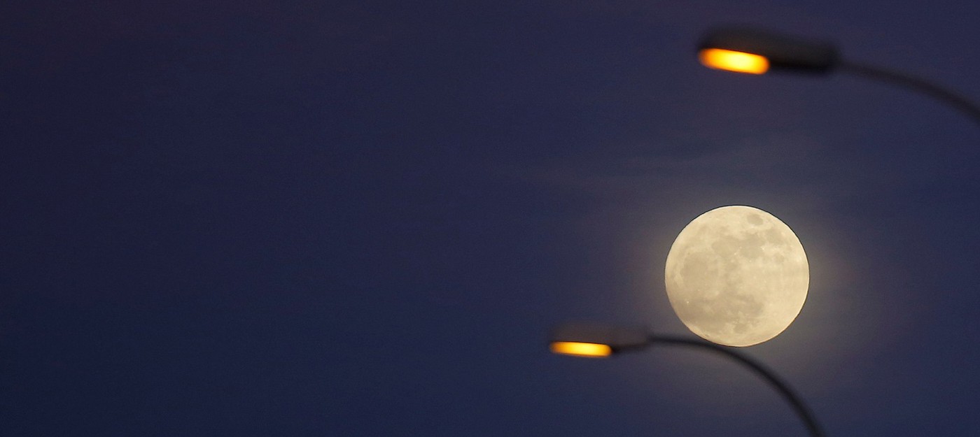 В Китае планируют освещать улицы "искусственной луной"