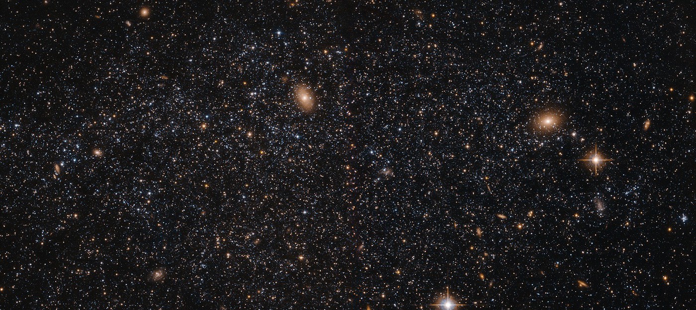 Телескоп "Хаббл" помог ученым обнаружить ранее невиданную галактику