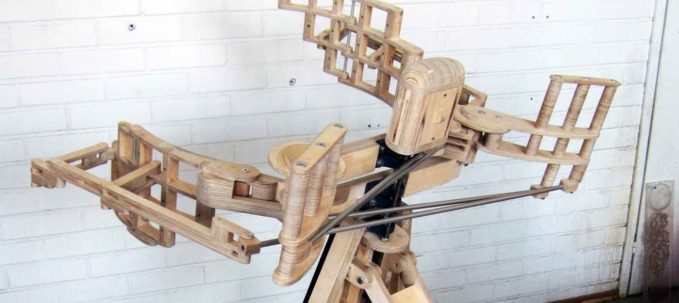 Этот деревянный механизм создан для самообъятий