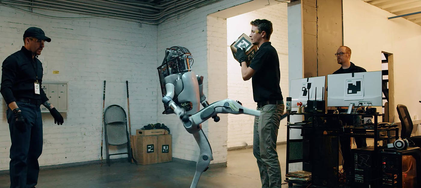 Фейк: Новый робот Boston Dynamics научился избивать людей