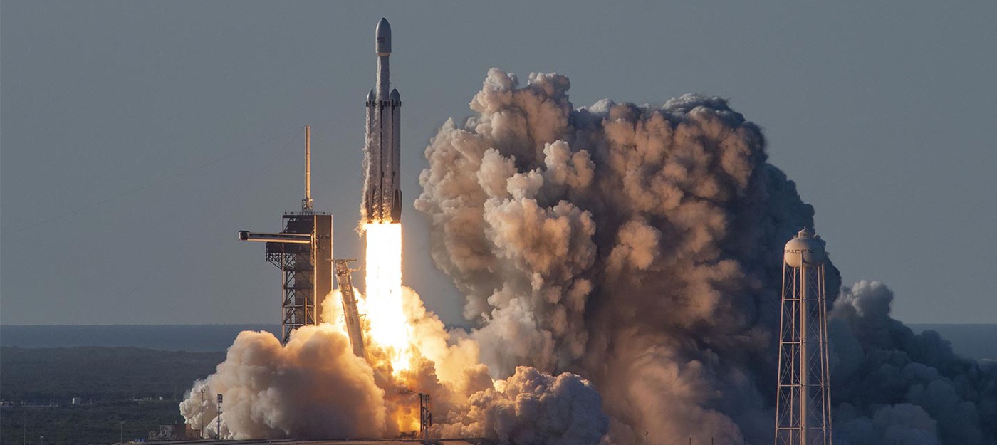SpaceX успешно запустила Falcon Heavy в третий раз