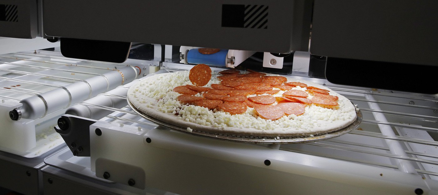 Этот робот может делать 300 пицц в час