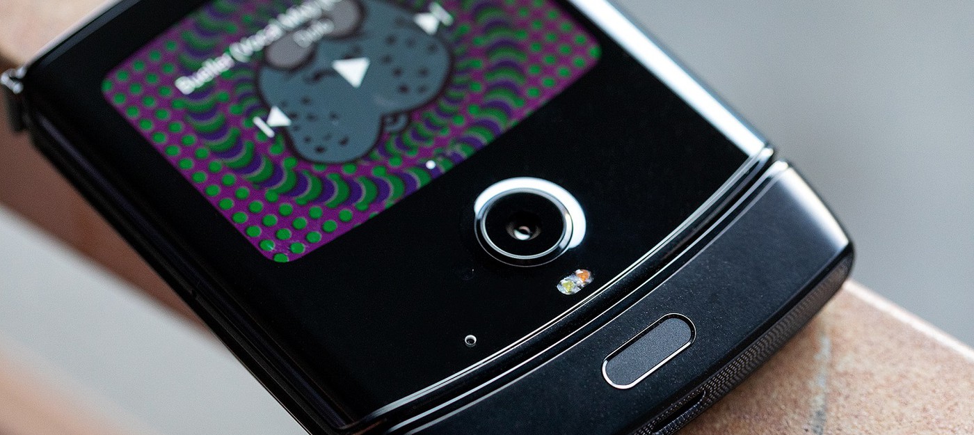 Motorola хочет, чтобы владельцы RAZR были аккуратны с гаджетом