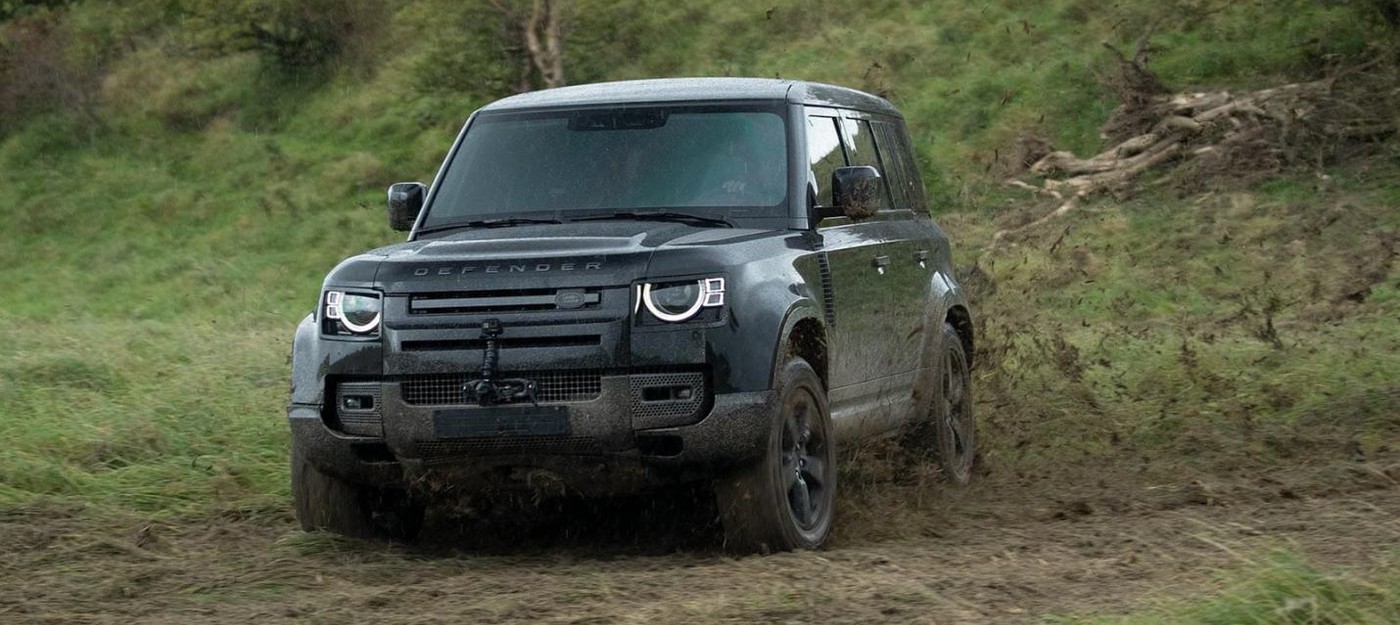 Погоня из "Не время умирать" в рекламе внедорожника Land Rover Defender