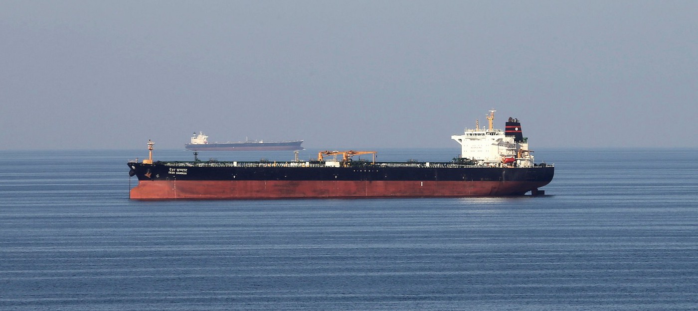 Десятки нефтяных танкеров собрались у побережья Южной Калифорнии