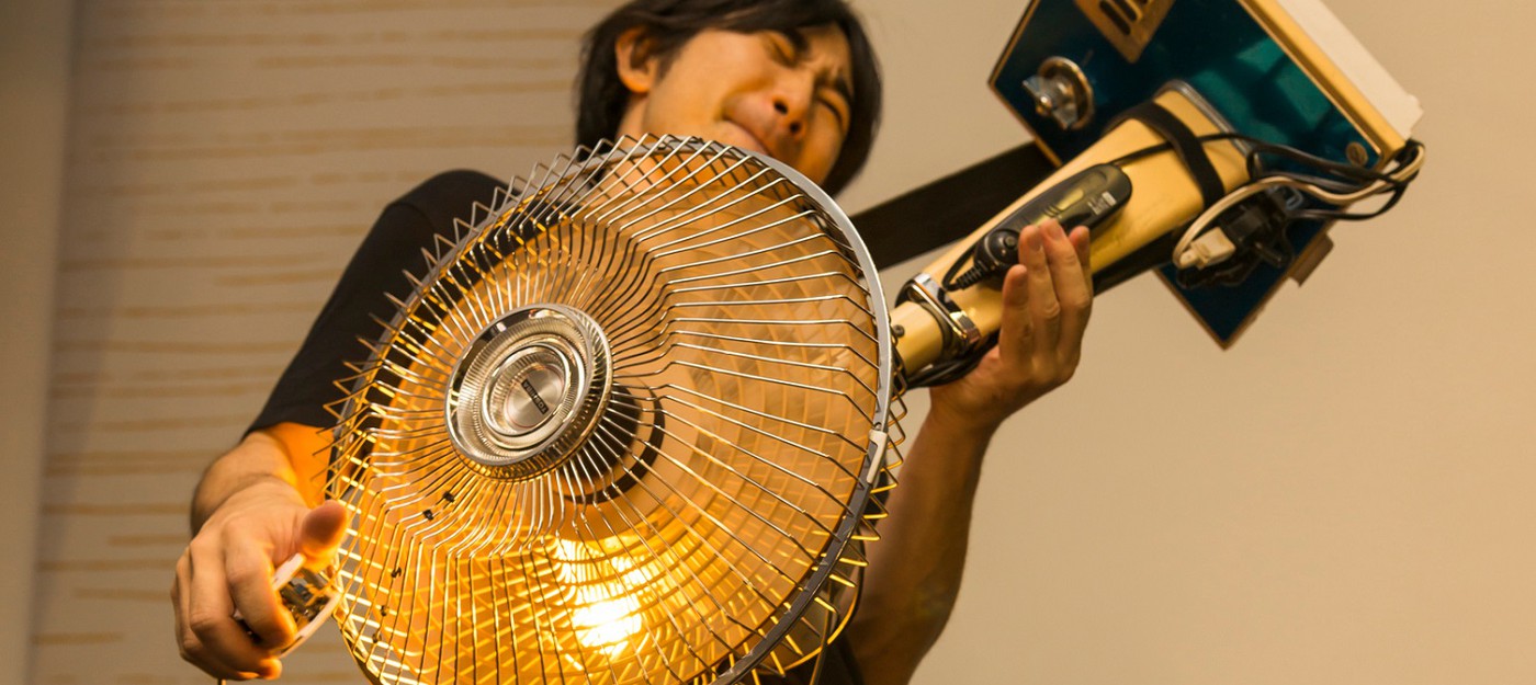 Японская музыкальная группа Electronicos Fantasticos делает инструменты из различной старой техники